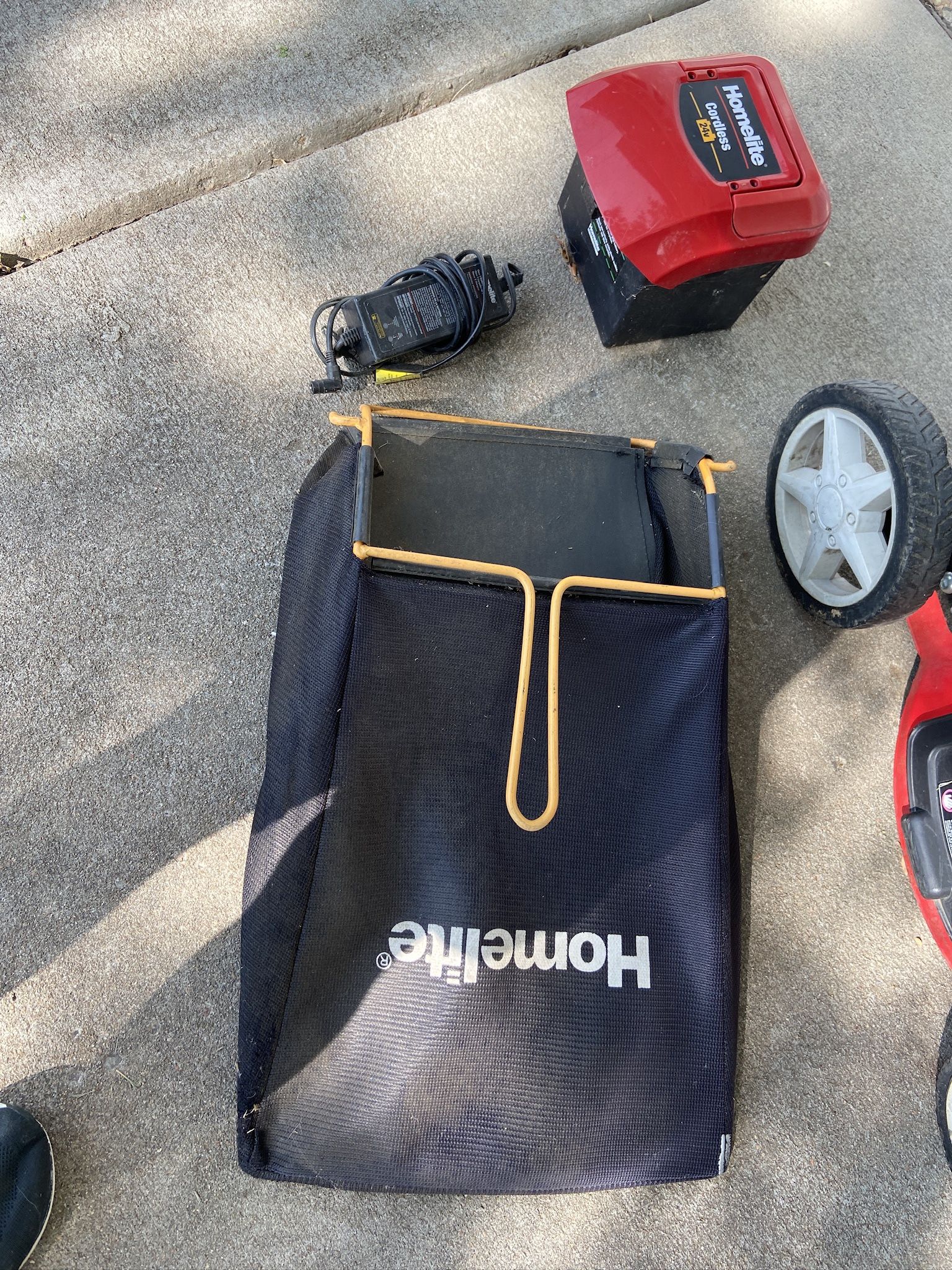 Homelite 24V 20” Cordless Lawnmower for Sale in Denver, CO OfferUp