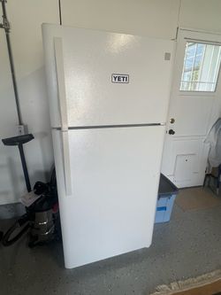 Kenmore Fridge top freezer