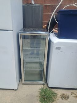 Commercial refrigerator