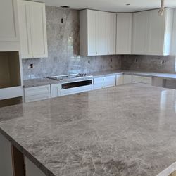 Countertop Installation & Slab Fabrication