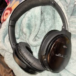 Bose Quiet Comfort 45 Noise Canceling Headphones 