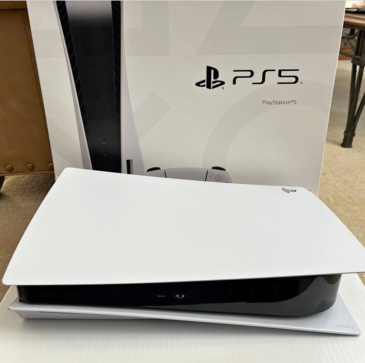 PlayStation 5 PS5 Console Disc Version in Box F1J1