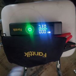 Fanttik Portable Car Jump Starter