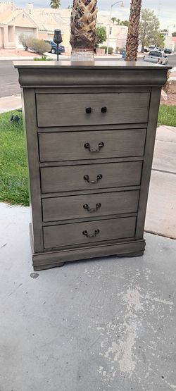 5-Drawer Tall Chest Dresser