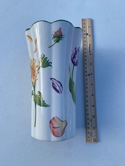 Vintage Tiffany & Co. Tiffany Petals Vase 1998 pick up in Coral Springs 33071