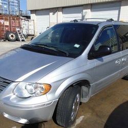 2005 Chrysler Town & Country