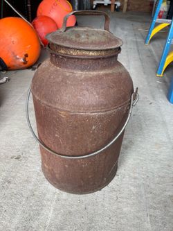 Vintage milk can with lid