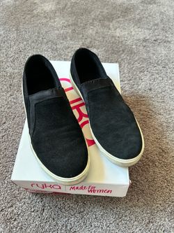 Women’s Ryka Shoes size 6 1/2 $5