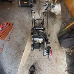 Powered 4-Stroke Walk Behind Edger




