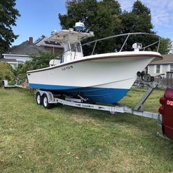 2000 True World Marine 24’ center console