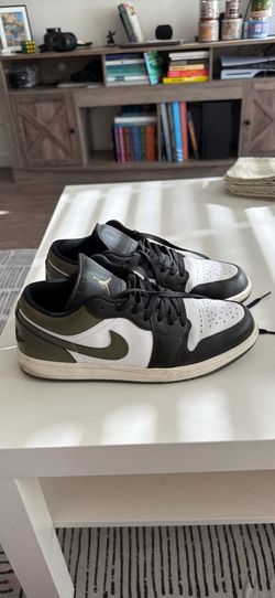 Air Jordan 1 Low ‘Black White Medium Olive’