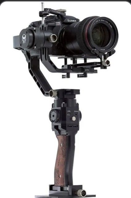 Tilta Gravity G2 3-Axis Handheld Gimbal System with Tiltamax in Hard Case