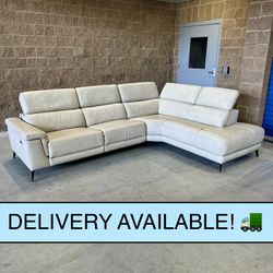 Like New Ivory Dania Real Leather Power Reclining Sectional Couch Sofa w/Adjustable Headrests (DELIVERY AVAILABLE! 🚛)