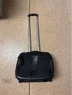 Wenger SwissGear Rolling Laptop Briefcase / Carry-On Bag