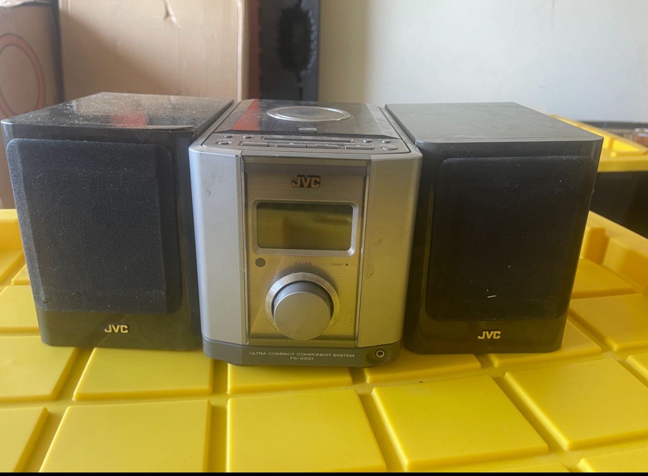 JVC FS-6000 Stereo Radio System Bookshelf AMFM CD Black Speakers