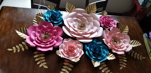 Paper flowers and paper roses. Flores de papel