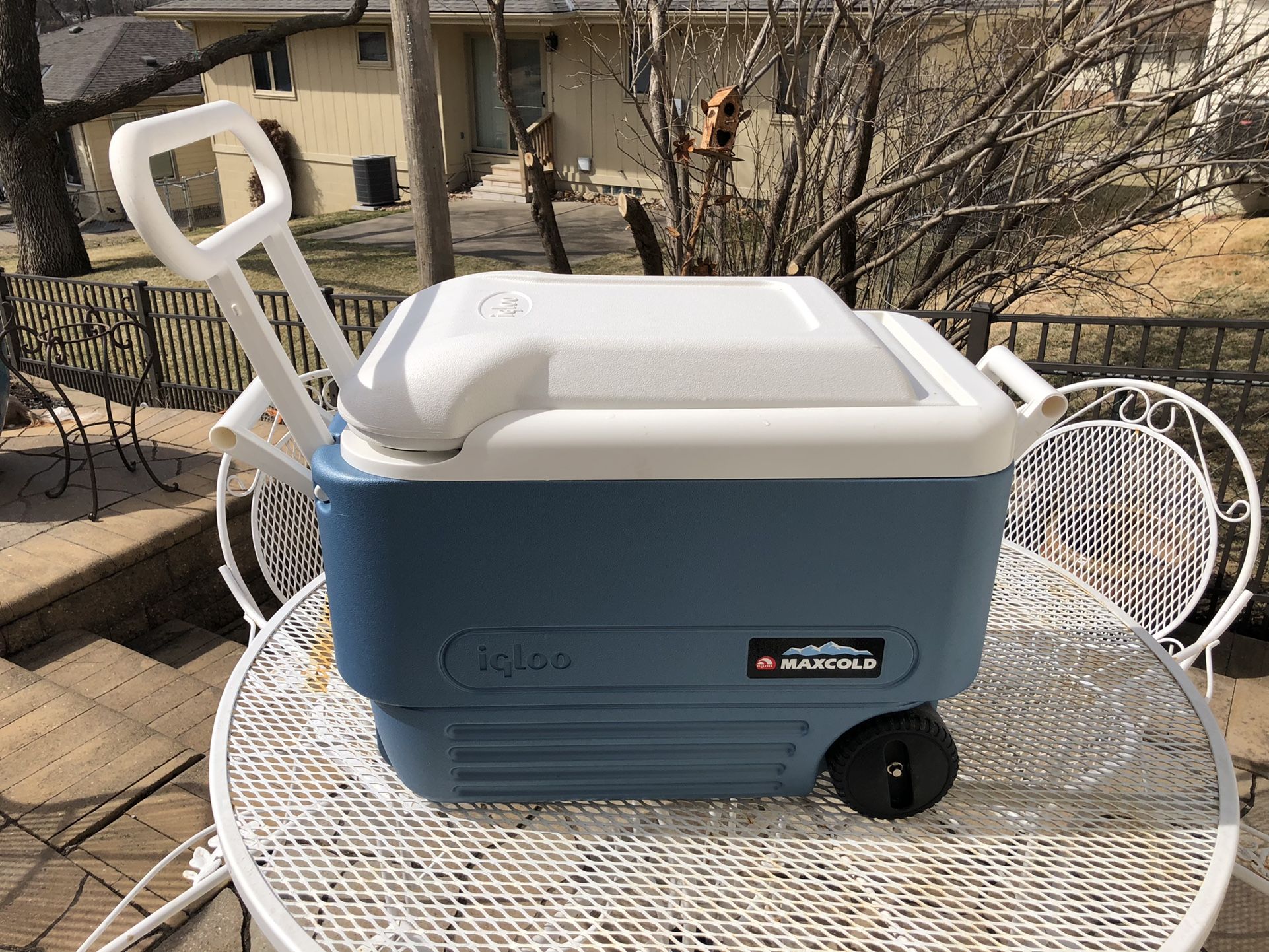 Igloo Max 5 Cold Wheelie Rolling Cooler