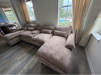 U-Shaped Sectional Sofa – Like Sitting on a Cloud!