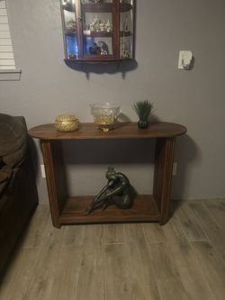 Beautiful wood entry table $150 Or Best Offer