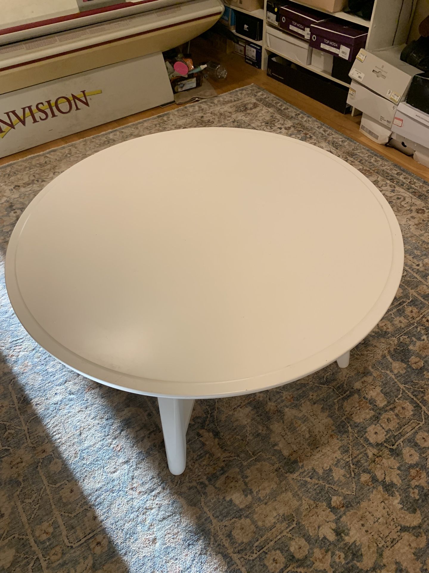 Round White coffee Table for Sale in Graham, WA OfferUp