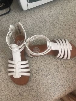 Girls sandals