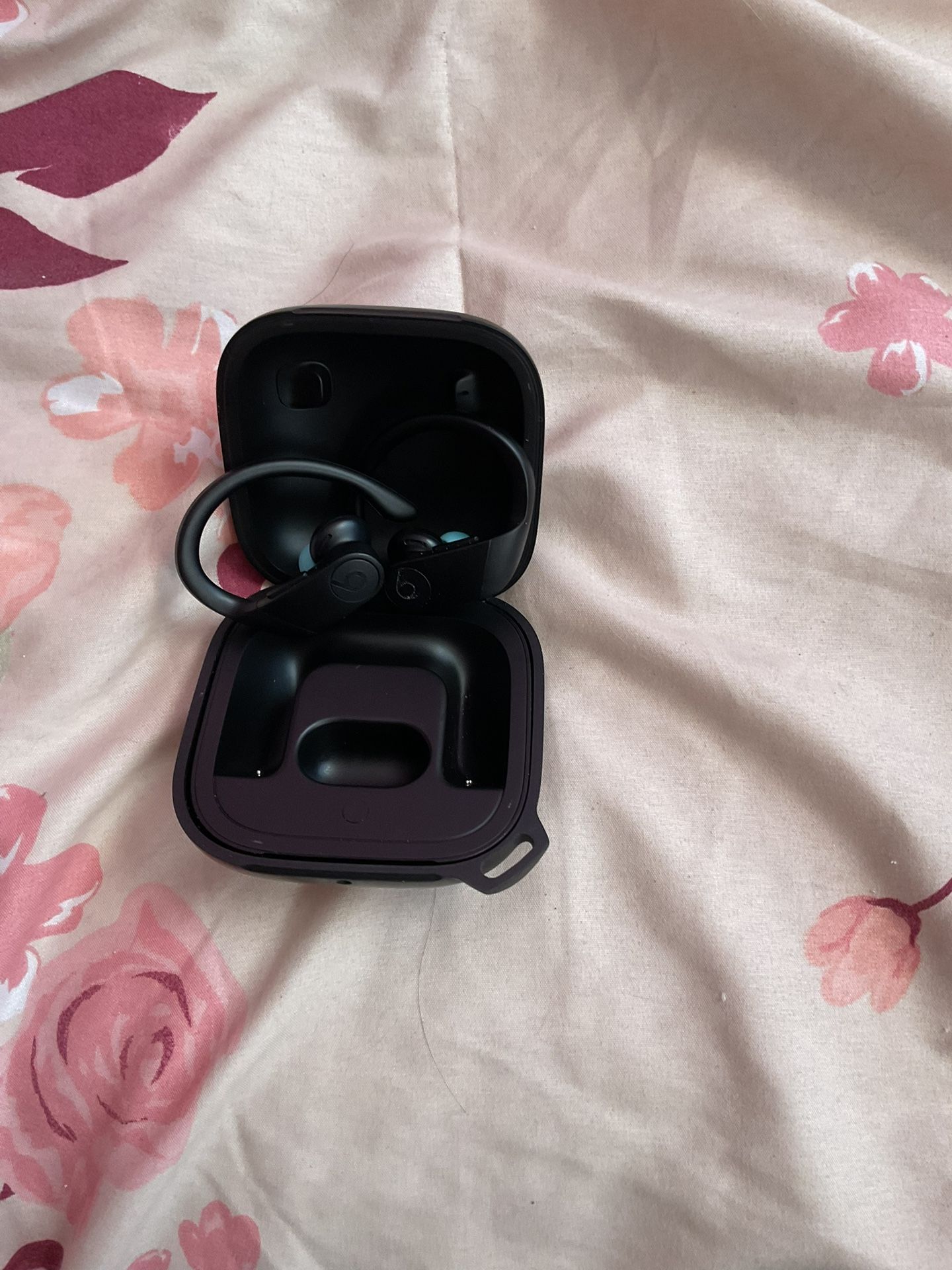 Power Beats Pro Great Condition Cash Only 50$