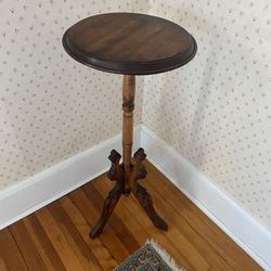 Late 19th Century Antique Eastlake Victorian Round Carved Wood Tripod Plant Stand Pedestal Table.