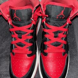 Nike Jordan’s Mids 7Y