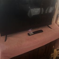 32 Inch Hisense Smart Tv Excellent Condition 