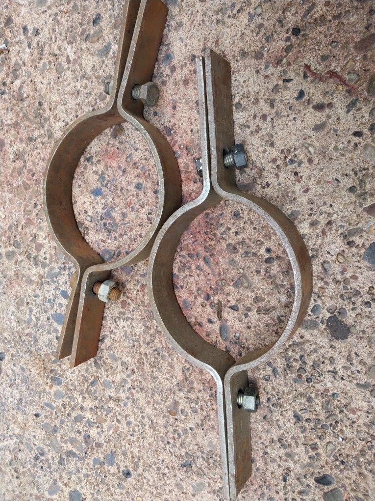 Pipe / RISER CLAMP CARBON STEEL 5" DIAMETER NEW