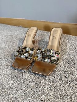 Gold gems heels. Size 6.5. Like new