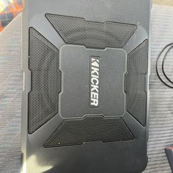 Kicker 8 Inch Hideaway 