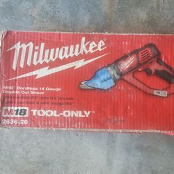 Milwaukee  Cordless 14 Gauge Double Cut Shear