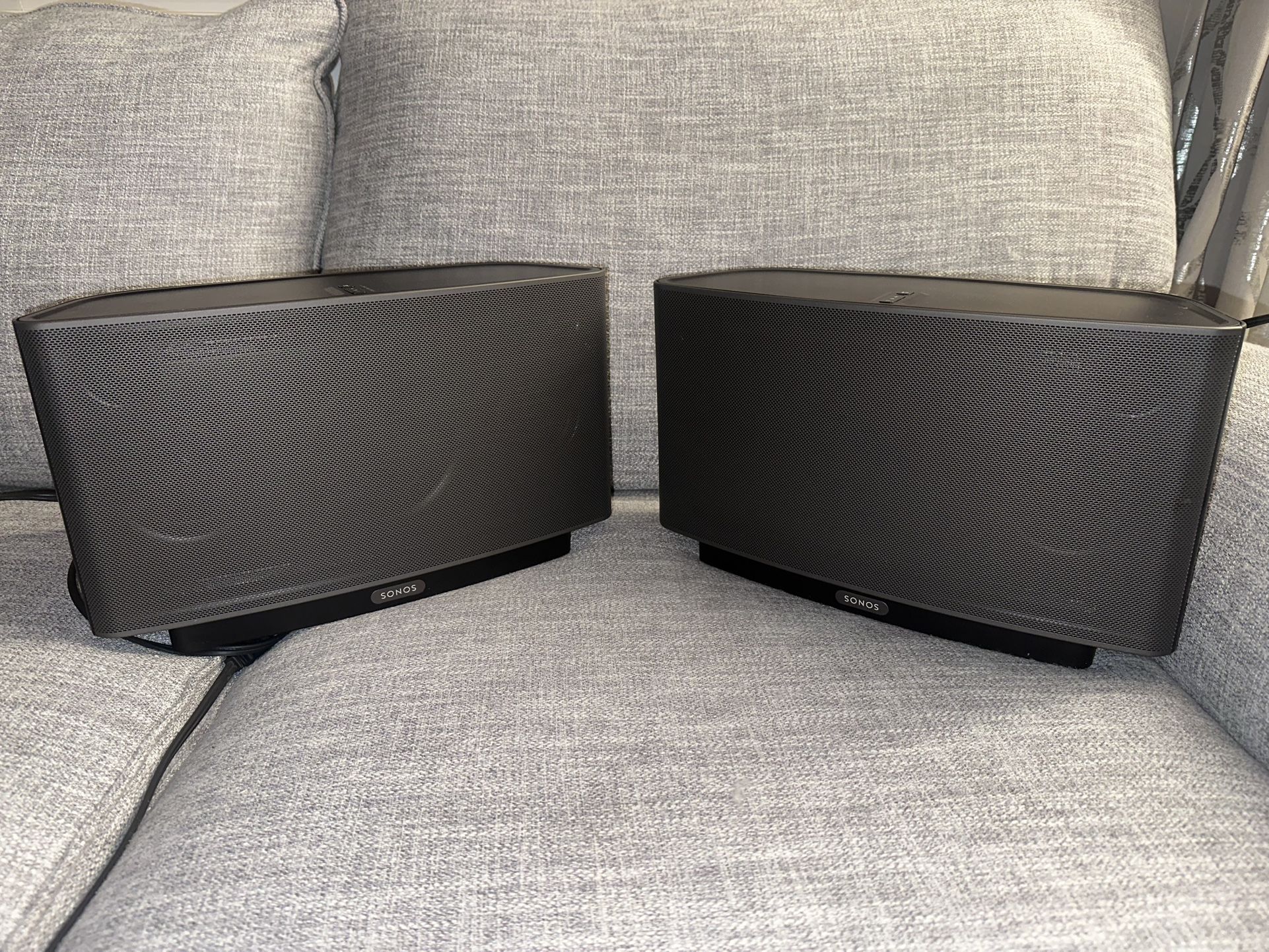 2 Sonos Play 5 Black Excellent Condition