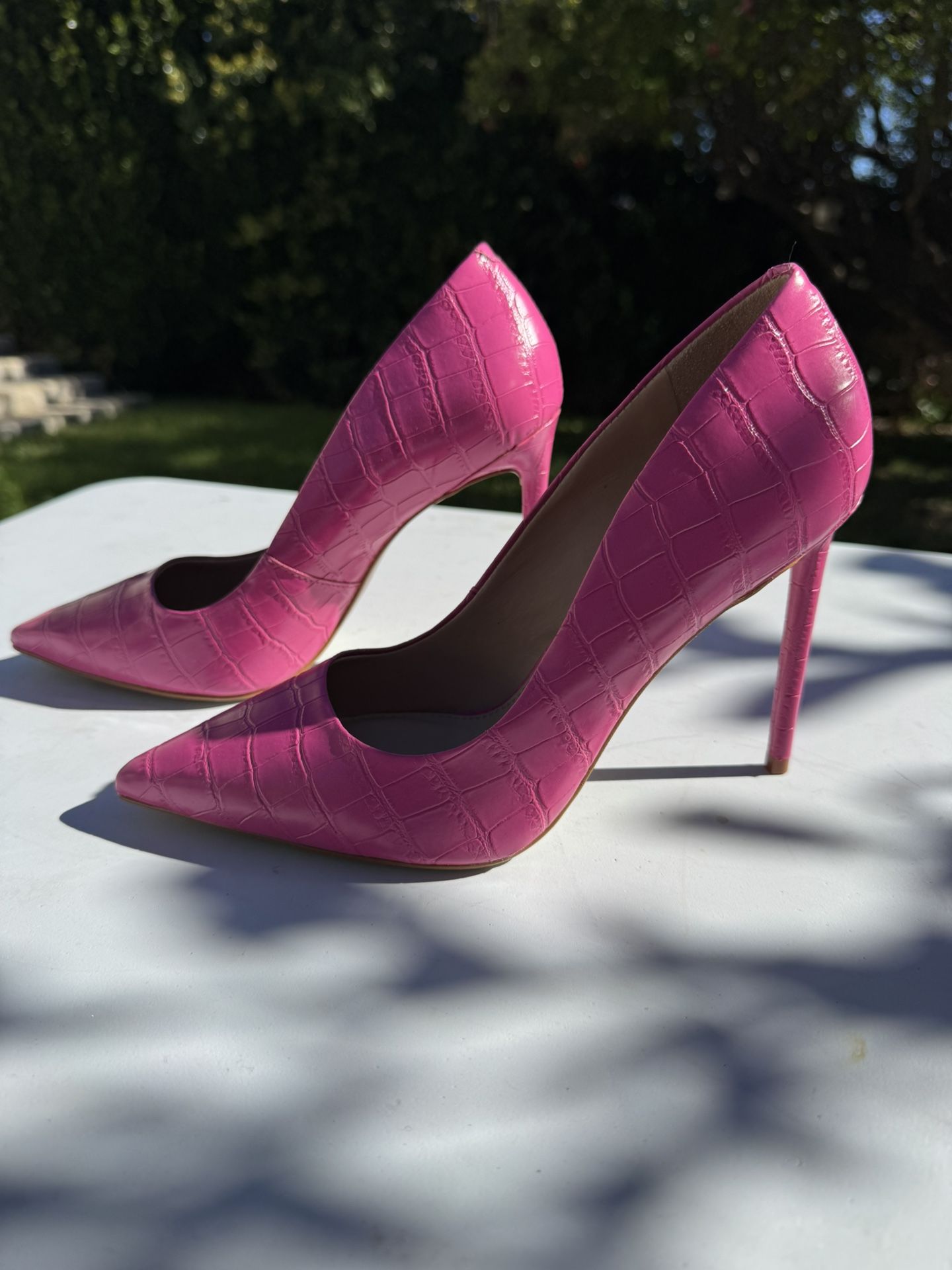 NEW Steve Madden Pink Crocodile Skin Heels Size 7.5