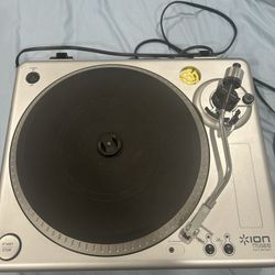 ION TTUSB10 Turntable Used