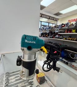 Makita router