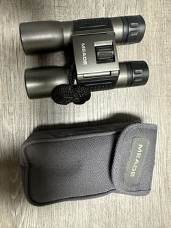 Meade 8x32 Binoculars With Case