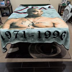 Large Tupac Blanket