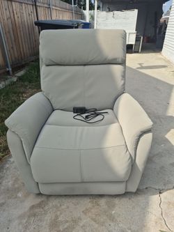 Lift recliner