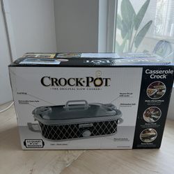 CrockPot 3.5 quart — NEW/sealed box