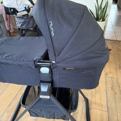 Nuna Bassinet