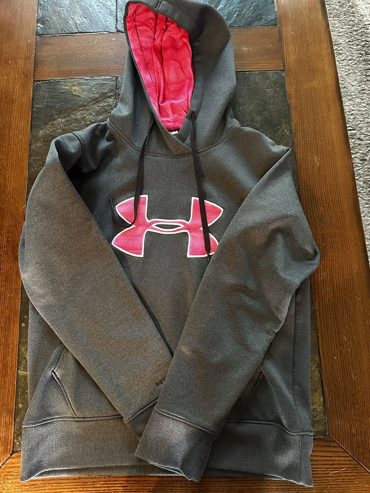 Under armour sweatshirt