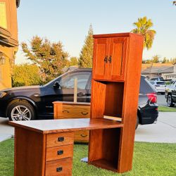 Gorgeous Wooden Desk. Hermoso Escritorio de Madera