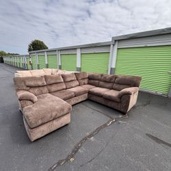 Sectional Couch 
