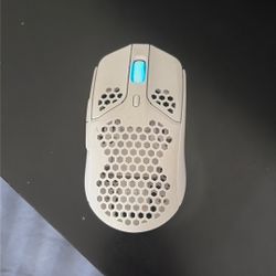 hyperX pulsefire gaming mouse