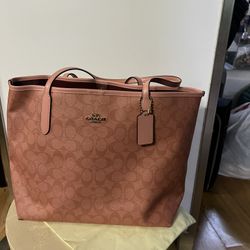 Pink Coach Bag🩷