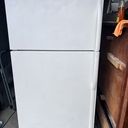 White Top & Bottom Refrigerator DELIVERY AVAILABLE 🚚