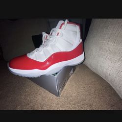 Air Jordan 11 Cherry