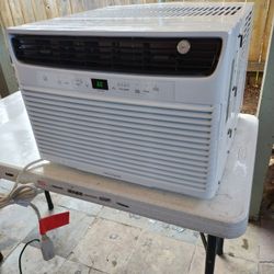 Window AC Unit 